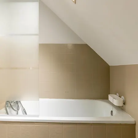 Near Grandcamp-maisy Beach, Cleaning Included Holiday home Isigny-sur-Mer