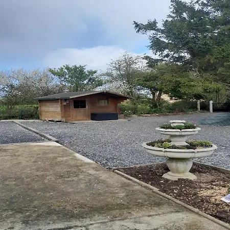 Near Grandcamp-maisy Beach, Cleaning Included *